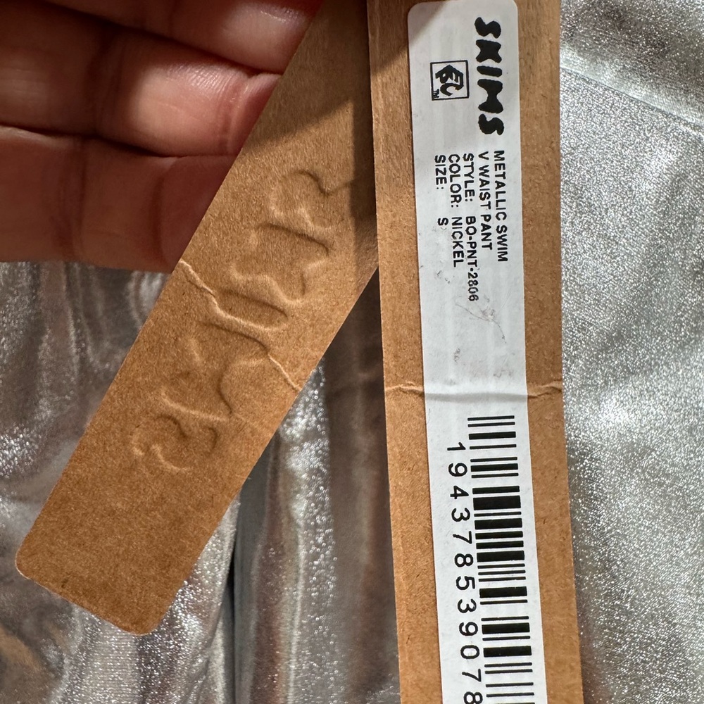 Skims Metallic Swim V Waist Pant - Picture 11 of 12